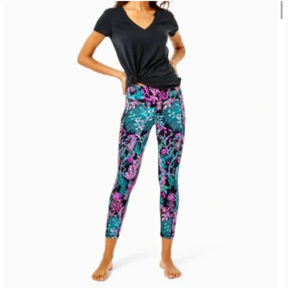 Lilly Pulitzer luxletic weekender legging in onxy twilight coral size large